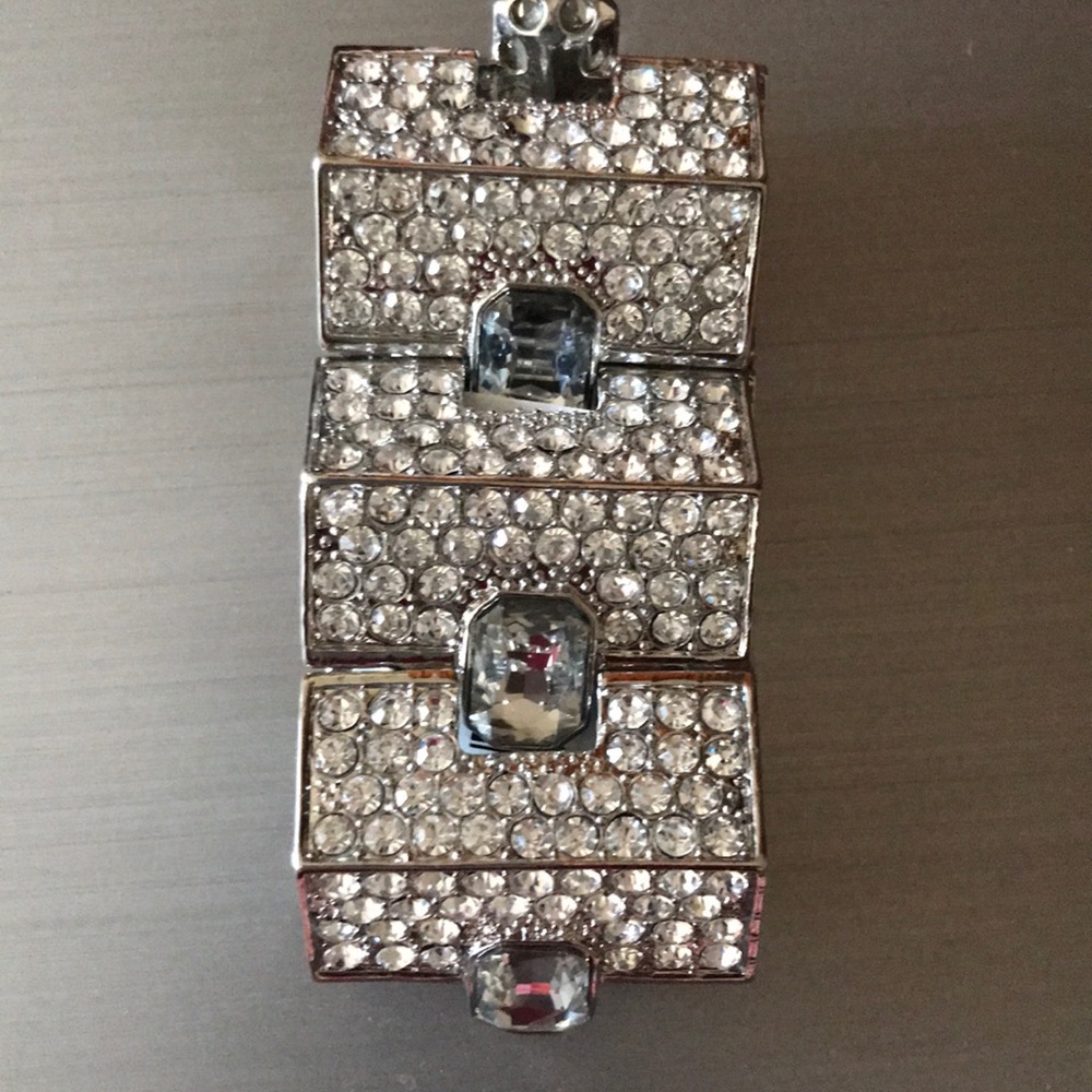 Jewelry - Picture 9 of 11
